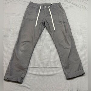 Vuori Women’s Charcoal Cargo Pants 24” Size M